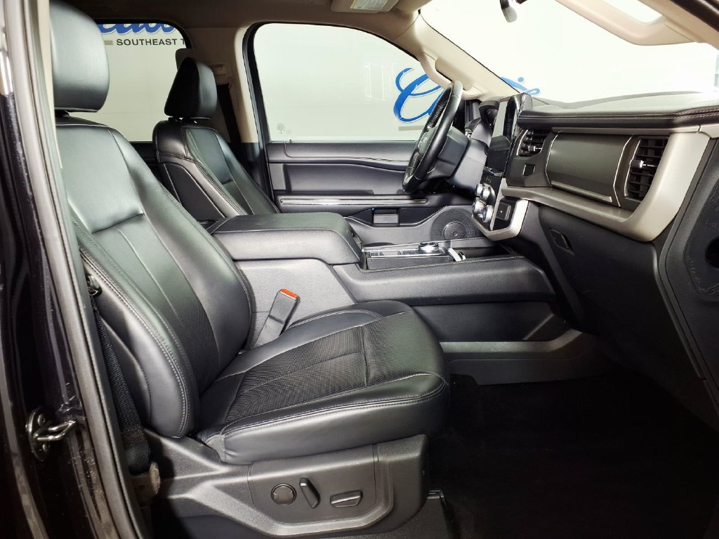 Used 2023 Ford Expedition XLT RWD image 12