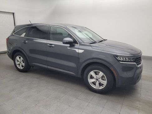 Used 2023 Kia Sorento LX FWD image 11