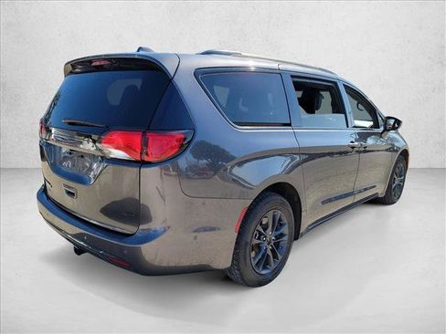 Used 2020 Chrysler Pacifica Touring-L w/ Advanced Safetytec Group image 5