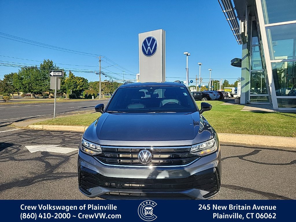 Certified 2024 Volkswagen Tiguan SE R-Line AWD/4WD image 2