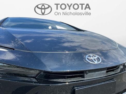 Used 2025 Toyota Prius Plug-In Hybrid w/ Limited Premium Package FWD image 9