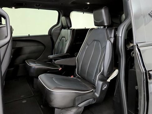 Used 2023 Chrysler Pacifica Limited w/ Uconnect Theater Family Group AWD/4WD image 21