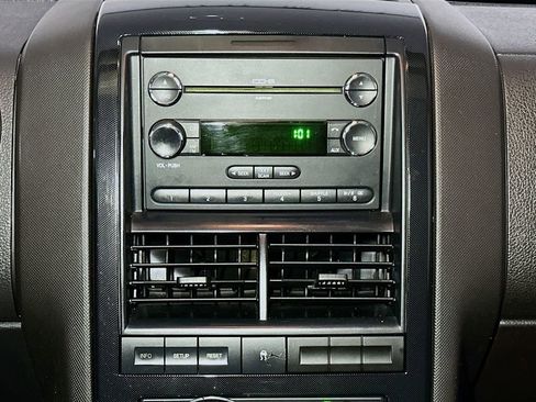 Used 2009 Ford Explorer Sport Trac Adrenalin AWD/4WD image 11