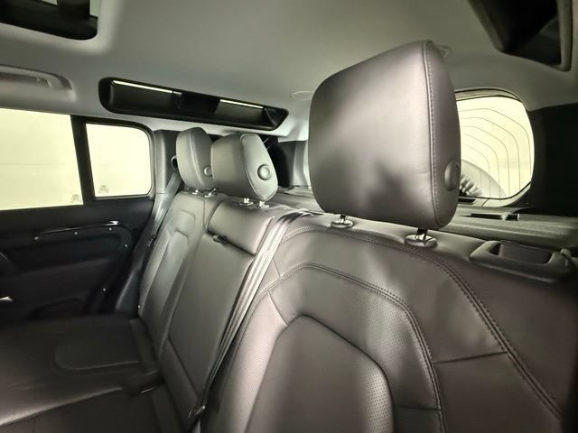 New 2026 Land Rover Defender 110 X-Dynamic SE AWD/4WD image 22