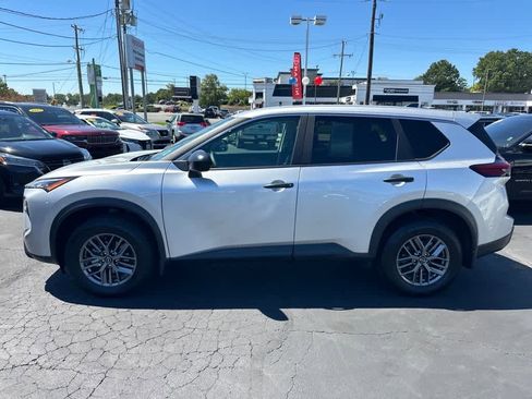 Used 2025 Nissan Rogue S image 6