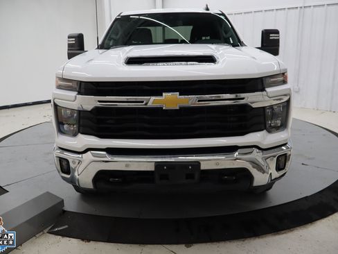 Used 2025 Chevrolet Silverado 2500 LT w/ Safety Package AWD/4WD image 7
