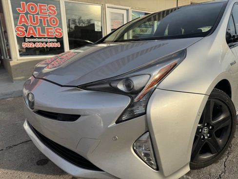 Used 2017 Toyota Prius Three Touring image 5