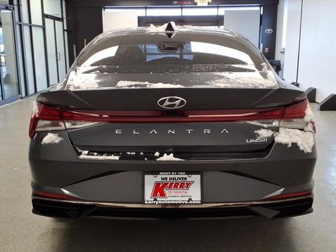 Used 2021 Hyundai Elantra Limited image 7