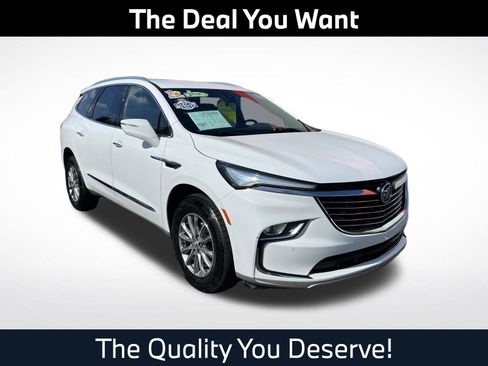 Used 2023 Buick Enclave Essence FWD image 1