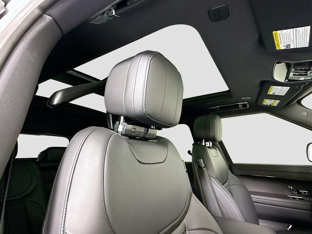 New 2026 Land Rover Range Rover Sport Dynamic SE AWD/4WD image 18