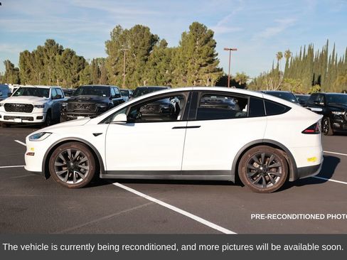 Used 2022 Tesla Model X image 2
