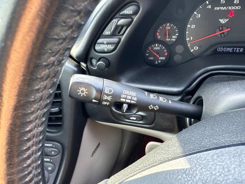 Used 2000 Chevrolet Corvette Coupe w/ Memory Pkg RWD image 11