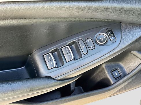 Used 2019 Honda Accord EX image 17