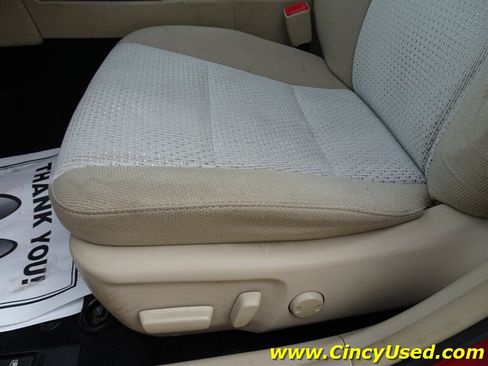 Used 2012 Toyota Camry LE FWD image 27