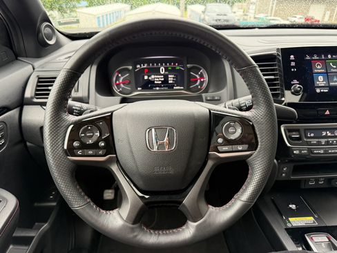 Used 2024 Honda Passport Black Edition image 19