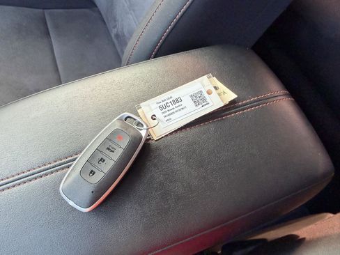 Used 2025 Nissan Sentra SR FWD image 13