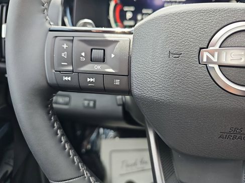 New 2026 Nissan Pathfinder Platinum w/ Accent Package FWD image 23