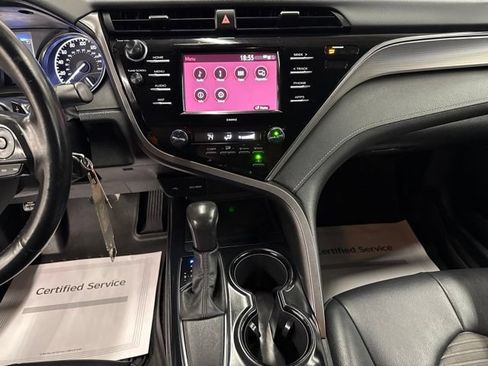 Used 2020 Toyota Camry SE FWD image 18