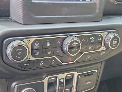 Used 2020 Jeep Wrangler Unlimited Sport AWD/4WD image 33