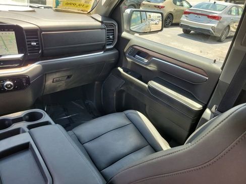 Used 2025 GMC Sierra 1500 SLT RWD image 13
