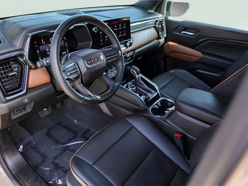 Used 2023 GMC Canyon AT4 w/ AT4 Premium Package AWD/4WD image 13