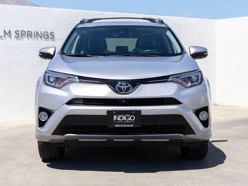 Used 2017 Toyota RAV4 Platinum FWD image 4
