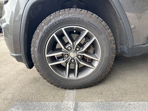 Used 2018 Jeep Grand Cherokee Limited w/ Trailer Tow Group IV AWD/4WD image 24
