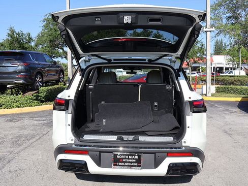 Used 2023 INFINITI QX60 Luxe w/ Vision Package FWD image 22