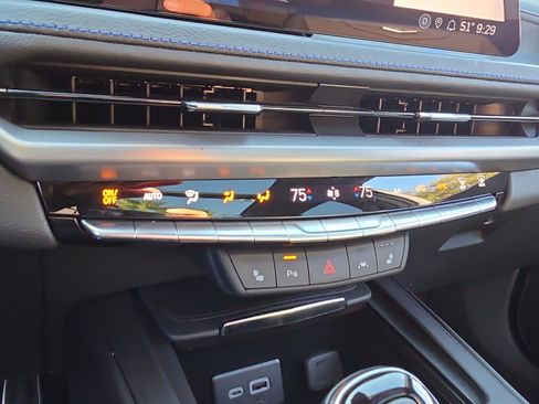 Used 2024 Cadillac XT4 Sport w/ Cold Weather Package image 9