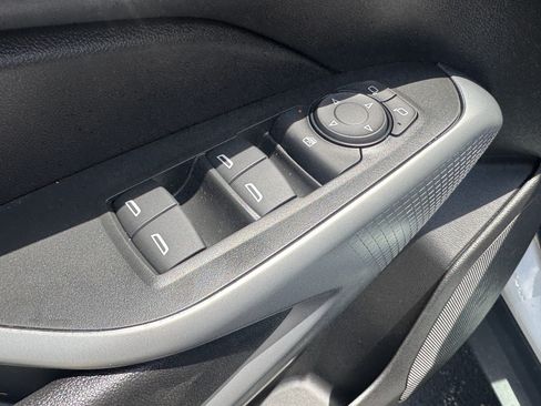 New 2026 Chevrolet Trax LS w/ LS Convenience Package FWD image 16