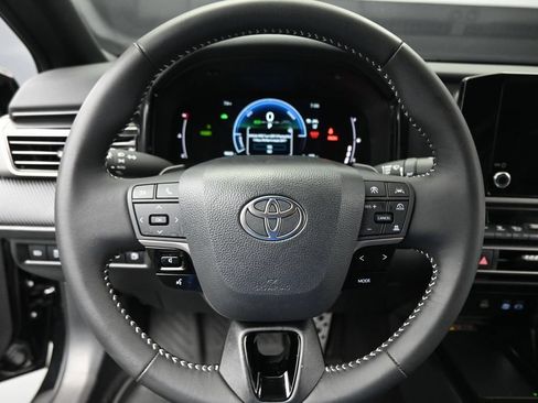 Used 2026 Toyota Camry SE FWD image 15