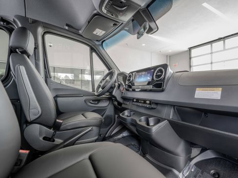 New 2025 Mercedes-Benz Sprinter 2500 image 17