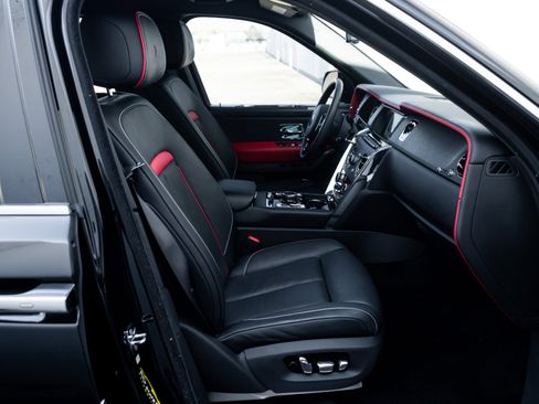 Used 2023 Rolls-Royce Cullinan image 19