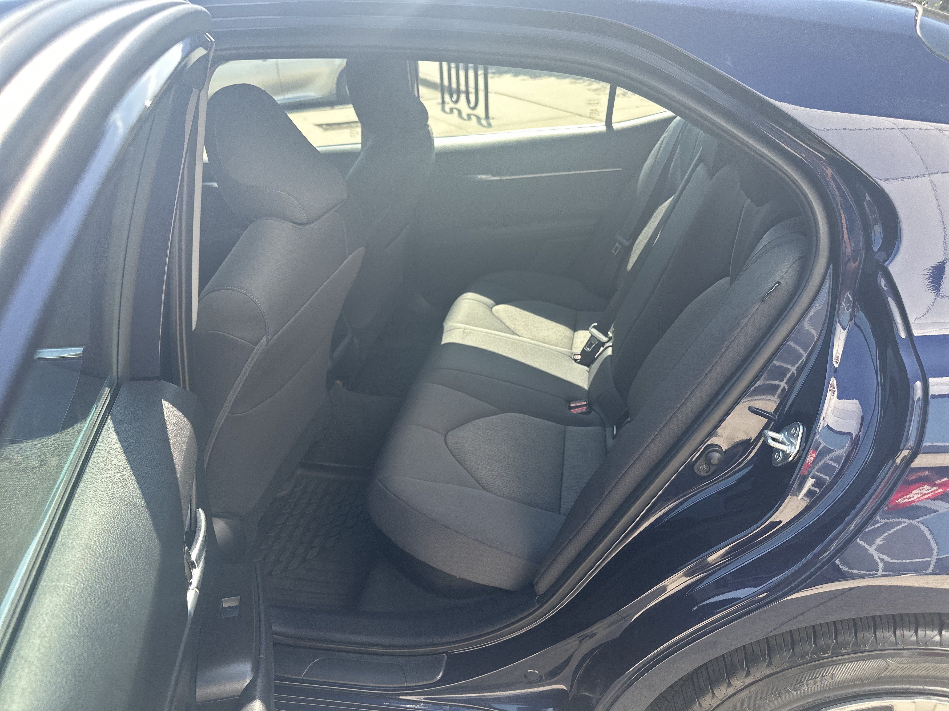 Used 2022 Toyota Camry LE FWD image 29