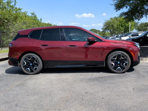 Used 2024 BMW iX xDrive50 w/ Sport Package AWD/4WD image 6