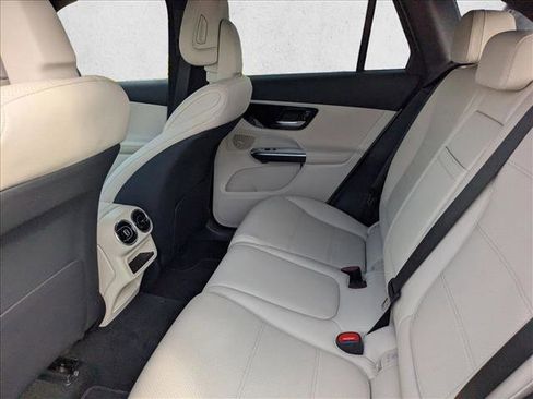 Used 2025 Mercedes-Benz GLC 350e GLC 350e image 22