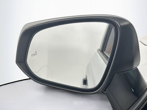 Used 2019 Toyota RAV4 Limited image 16