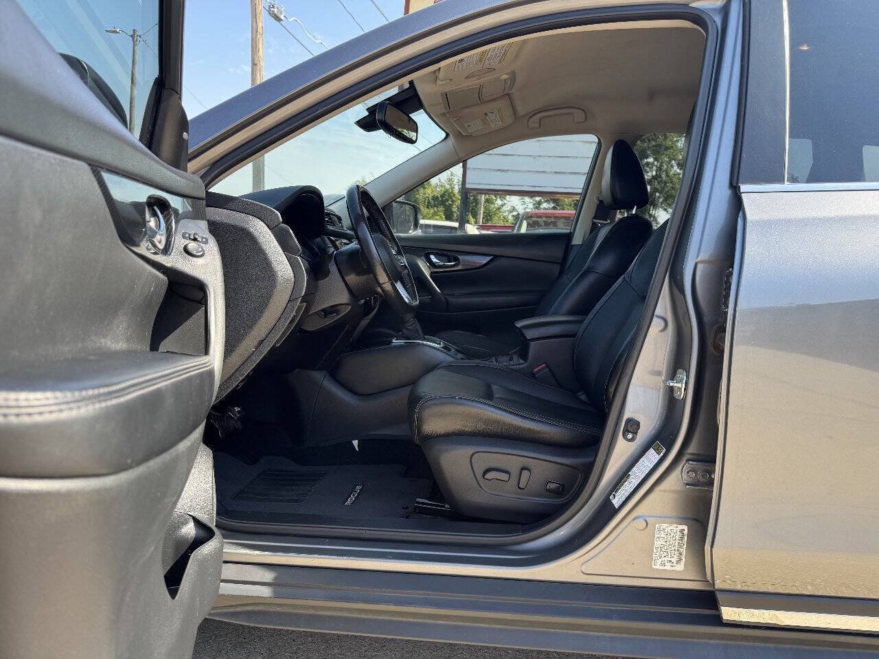 Used 2018 Nissan Rogue SL FWD image 11