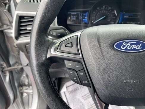 Used 2022 Ford Edge SEL image 15