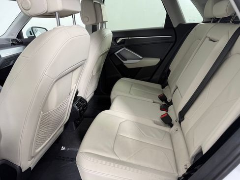 Used 2023 Audi Q3 2.0T Premium w/ Convenience Package AWD/4WD image 18