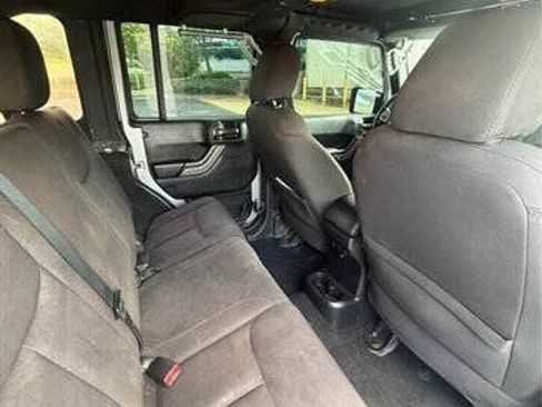 Used 2015 Jeep Wrangler Unlimited Sport AWD/4WD image 10