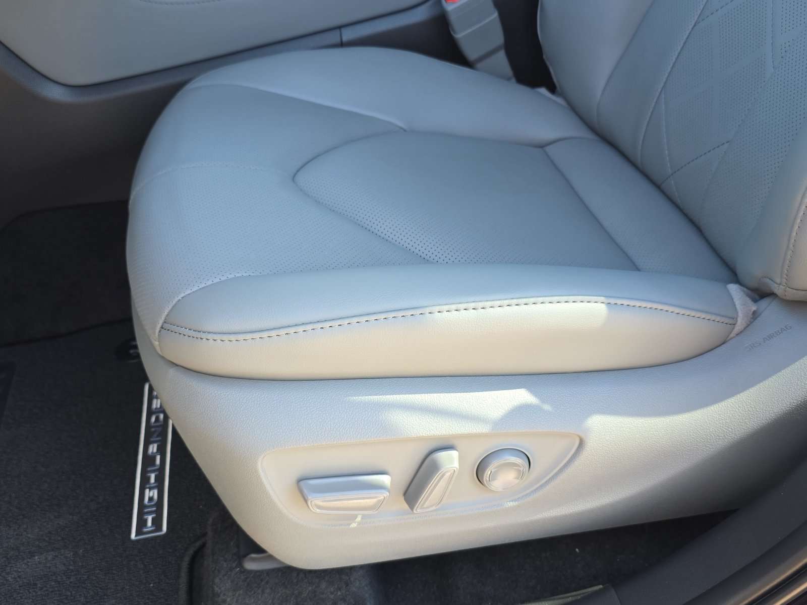 New 2026 Toyota Highlander Platinum AWD/4WD image 25
