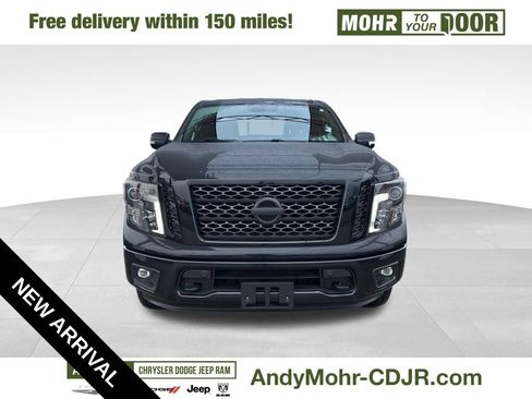 Used 2019 Nissan Titan SL w/ Midnight Edition image 2