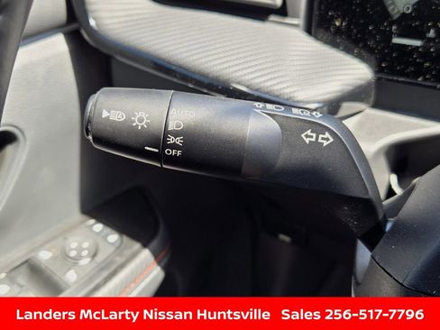 Used 2025 Nissan Kicks SR w/ Illumination Package image 24