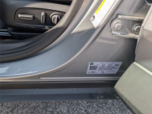 New 2026 Chevrolet Trax RS w/ Sunroof Package FWD image 11