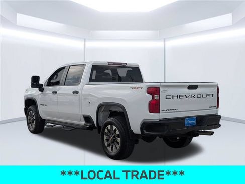 Used 2022 Chevrolet Silverado 2500 Custom w/ Custom Value Package AWD/4WD image 3