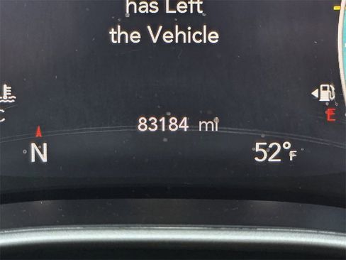 Used 2021 Chrysler Pacifica Touring-L image 25