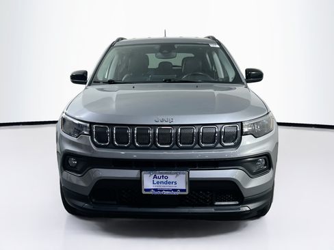 Used 2022 Jeep Compass Latitude w/ Convenience Group AWD/4WD image 2