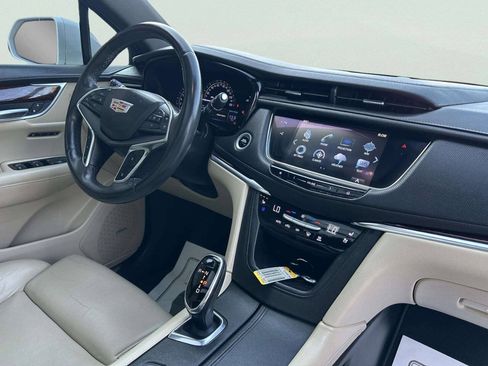 Used 2017 Cadillac XT5 Premium Luxury w/ Driver Assist Package FWD image 24
