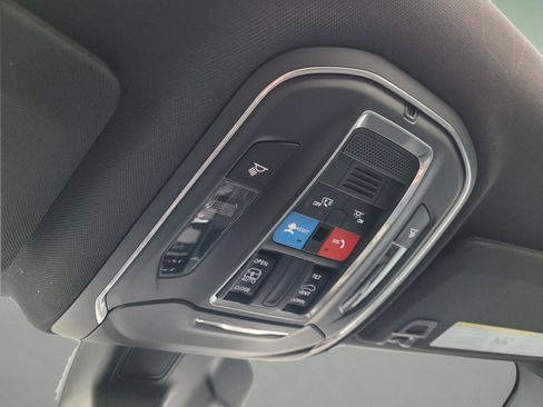 Used 2025 Jeep Grand Cherokee Laredo X image 24